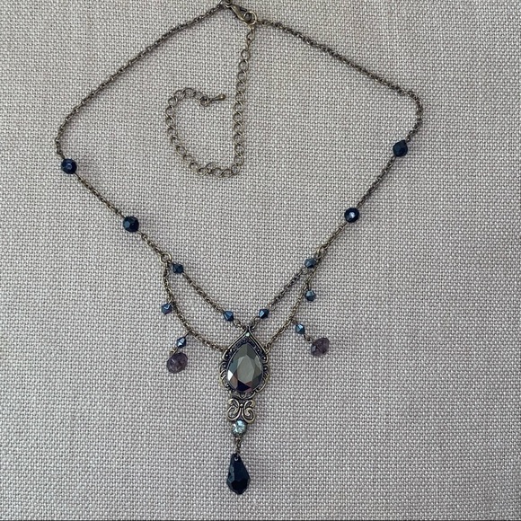 Cookie Lee Victorian Style Grey, Black & Clear Genuine Crystal Pendant Necklace - Picture 5 of 9